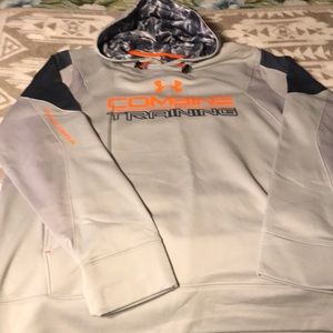 Men’s under armour hoodie